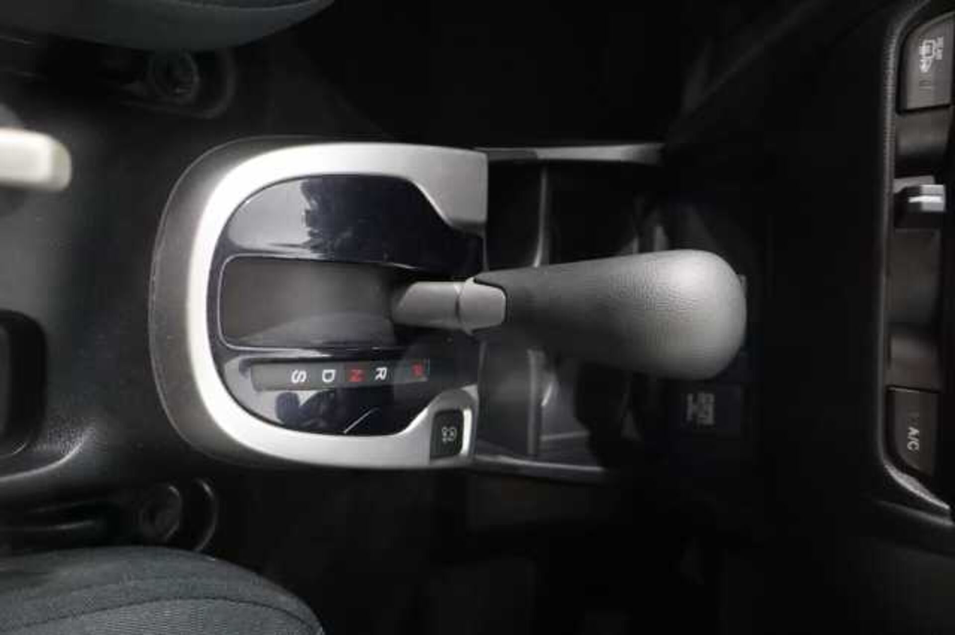 Honda Jazz 1.3 i-VTEC SE 5dr CVT 